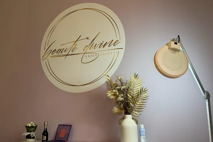 beauté divine - Stuttgart – zu weiteren Stadtteilen, Stuttgart