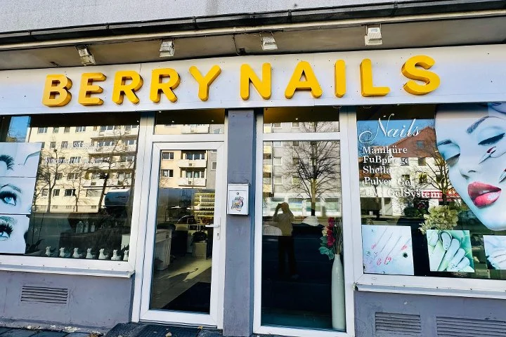 Berry Nails – Foto 1