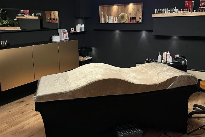 Blackhouse Beauty & Ink – Böhl