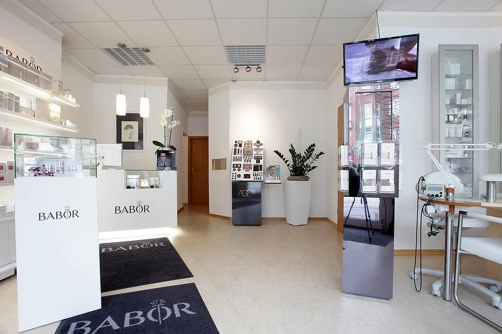 Cali Cosmetic Studio – Foto 1