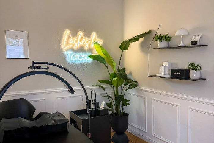 Cosmetic Lounge by Teresa – Fintel