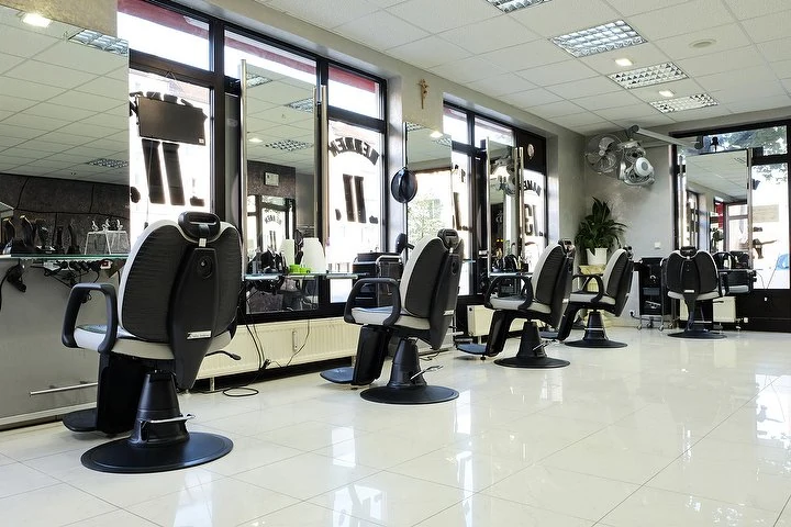 Friseur Wera – Moosacher St.-Martins-Platz, München