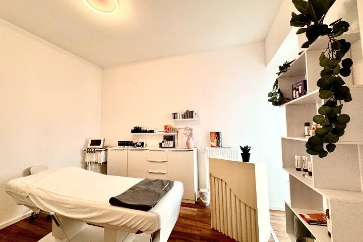 Holly Skinlab – Foto 1