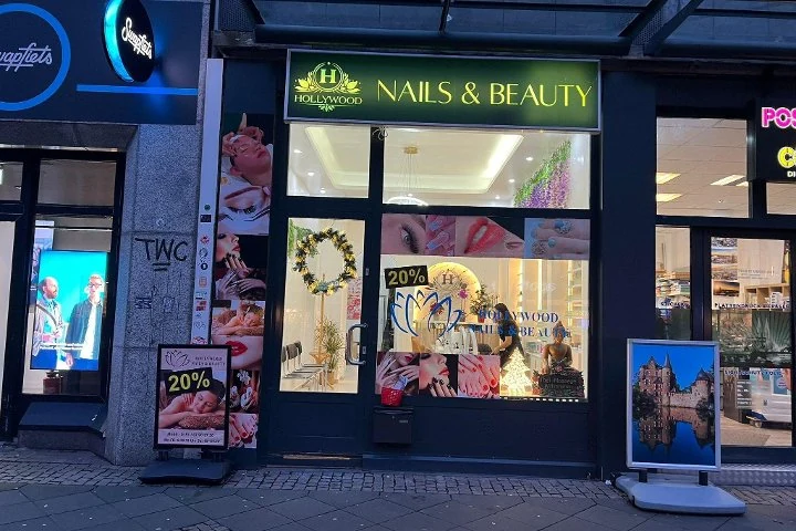 Hollywood Nails & Beauty Cologne – Foto 1