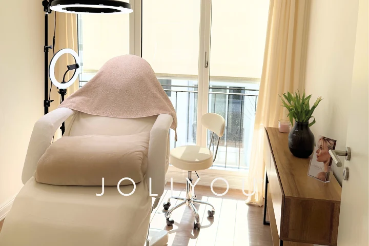 J O L I Y O U – Foto 1