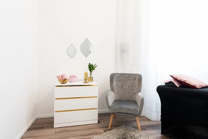 Kenzlashes – Steglitz, Berlin