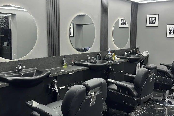 Locke‘s Barbershop – S+U Tempelhof, Berlin