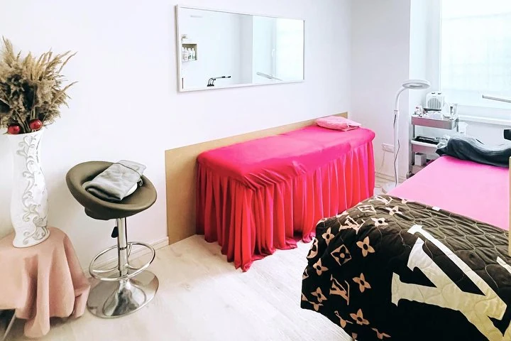 Lucie Nails & Lashes – Kastanienallee, Berlin