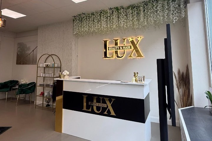 LuxBeauty&Hair – Foto 1