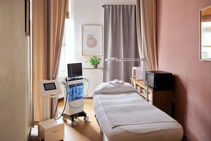 maske berlin – Schöneberg, Berlin