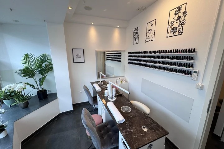 NAILIES Beauty Studio – Grüneburgweg, Frankfurt am Main