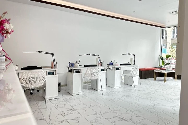 Nails 1999 Lashes – Mitte, Berlin