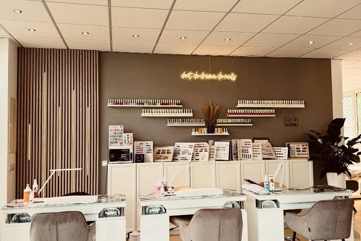 Nails & Lashes - München – Foto 1