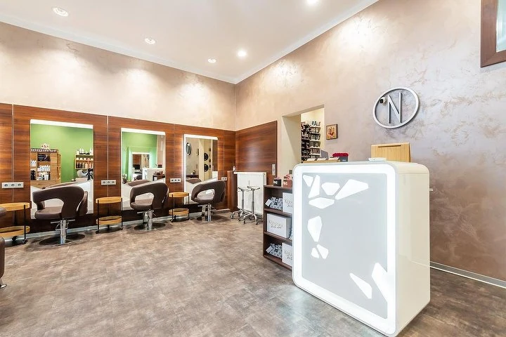 Nesheva Hair & Beauty – Foto 1