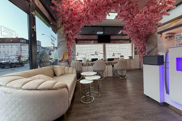 Omni Nails – Tempelhof, Berlin
