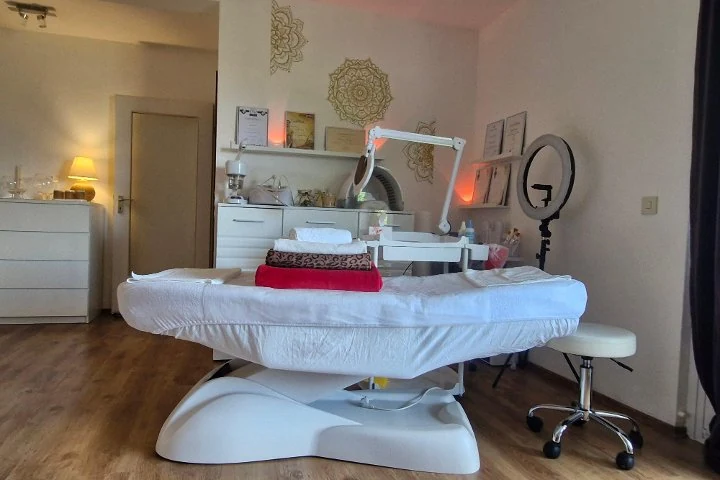 Parwana Beauty – Schlüterstraße / Arbeitsagentur, Düsseldorf