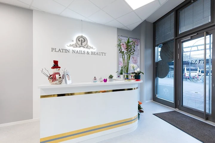Platin Nails & Beauty - Hamburg – Poppenbüttel, Hamburg