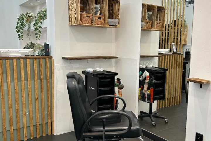 Salon Hairlich - Gleditschstraße – Schöneberg, Berlin