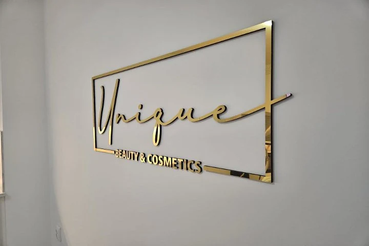 Unique Beauty and Cosmetics – Foto 1