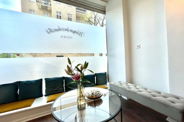 Wimpernschwester – Wilmersdorf, Berlin