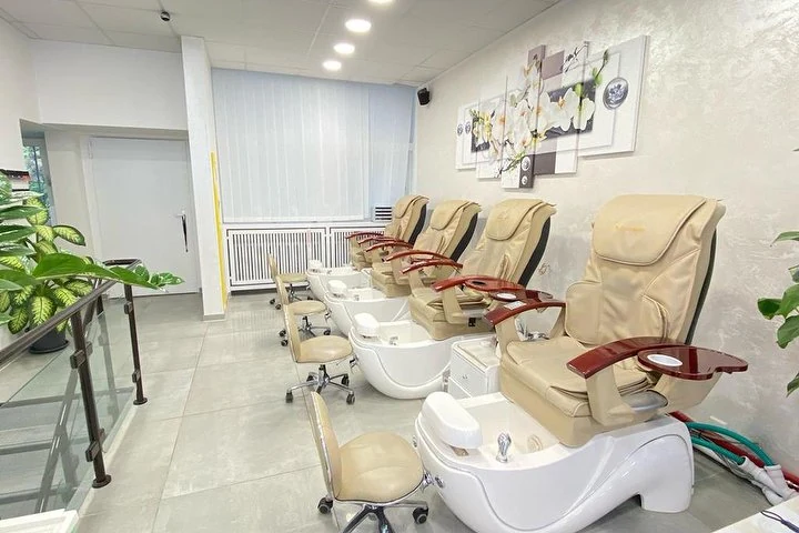 World Nails Lashes – Neumarkt, Köln
